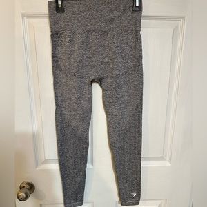 Gym shark leggings